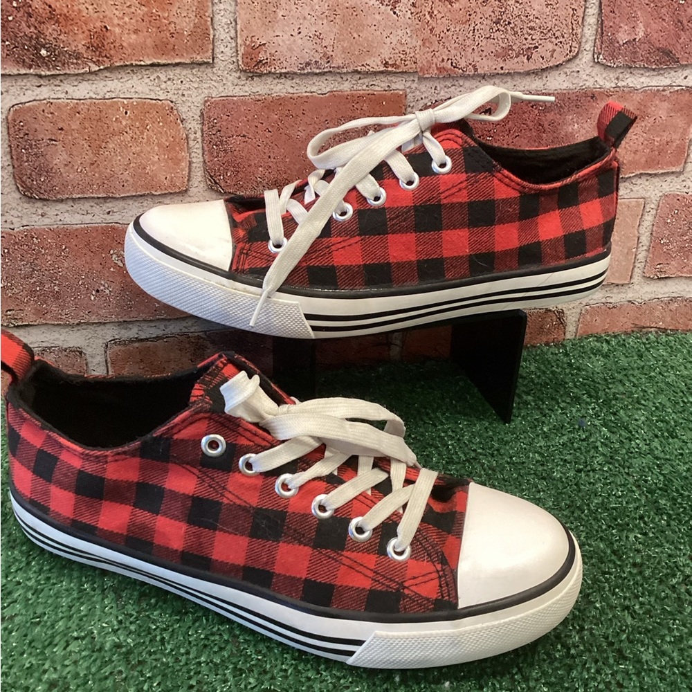 Outwoods Women’s Buffalo Check red black retro sneakers size 8